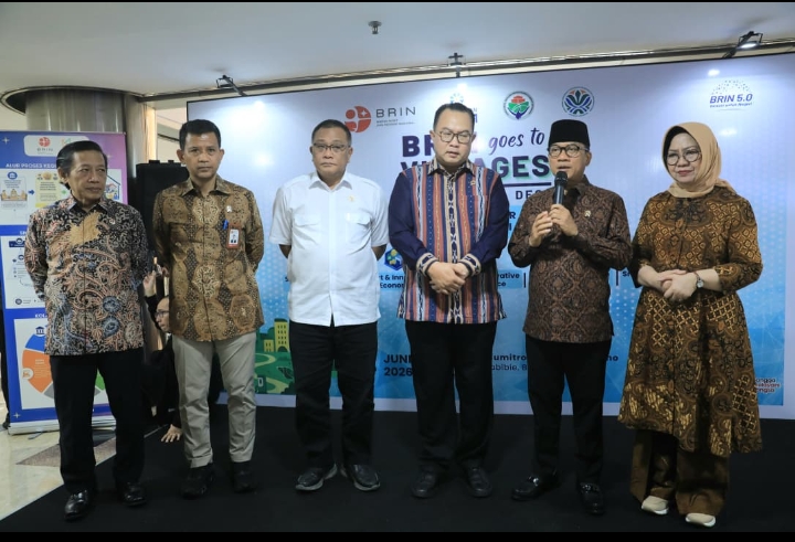 Mendes Yandri dan Kepala BRIN Akan Implementasikan Hasil Riset ke Tingkat Desa