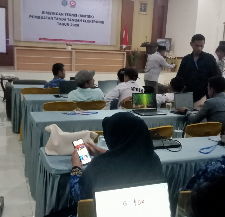 Kades Dan Camat OPD Rame Rame Ikut Bimtek Tanda Tangan Elektronik  Di Hotel Perdana