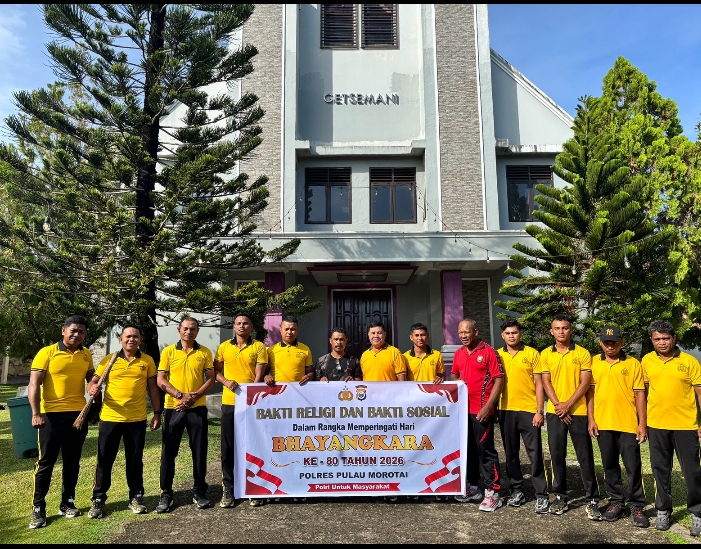 Menjelang Hari Bhayangkara Ke 80 Polres Morotai Gelar Kerja Bakti Di Mesjid Dan Gereja